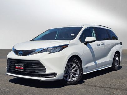 Used 2021 Toyota Sienna LE