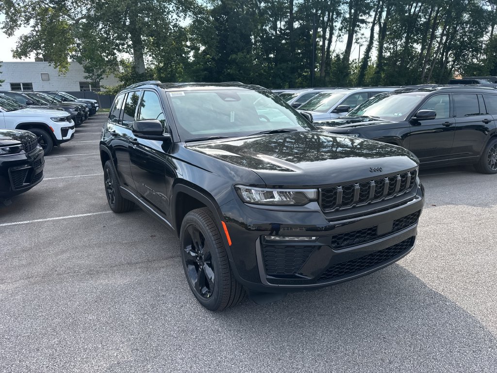 New 2026 Jeep Grand Cherokee Limited w/ Limited Altitude Package AWD/4WD image 4