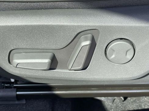 Certified 2025 Kia Niro SX Touring image 26