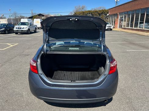 Used 2019 Toyota Corolla LE image 16