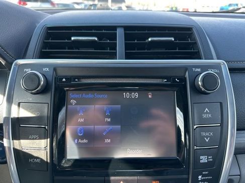 Used 2015 Toyota Camry XLE w/ Moonroof Package image 16