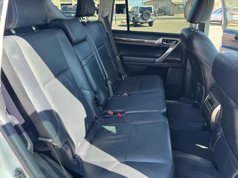 Used 2016 Lexus GX 460 w/ Premium Package image 48