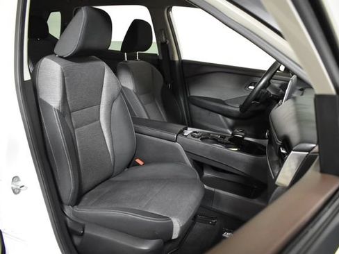 Used 2022 Nissan Rogue SV AWD/4WD image 31