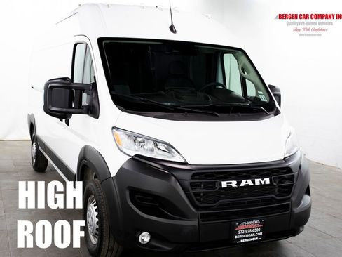 Used 2025 RAM ProMaster 2500 w/ Convenience Group FWD image 1