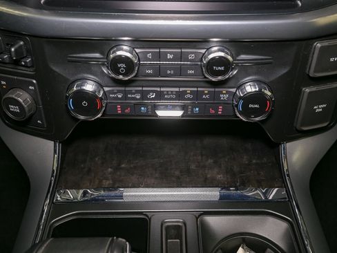 Used 2022 Ford F150 Lariat w/ Tow Technology Package image 35