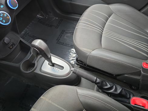 Used 2014 Chevrolet Spark LT image 22