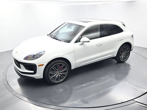 Certified 2024 Porsche Macan S AWD/4WD image 33