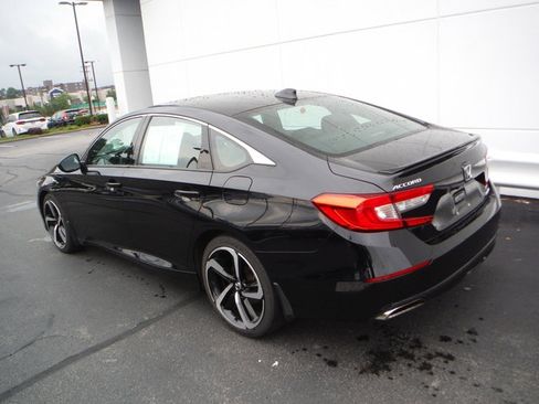 Used 2018 Honda Accord Sport image 8