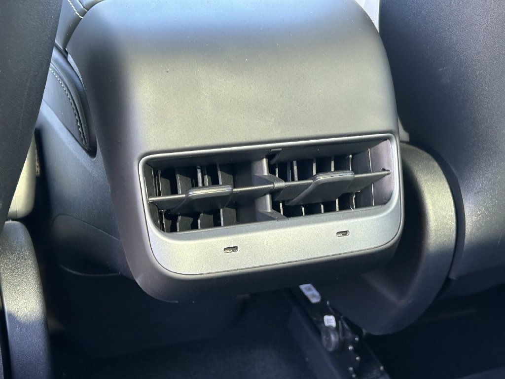 Used 2023 Tesla Model Y AWD image 15