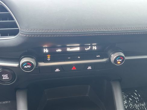 Used 2021 MAZDA MAZDA3 s image 21