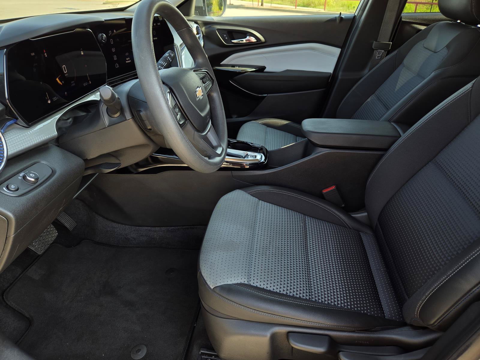 Used 2026 Chevrolet Trax LT FWD image 26