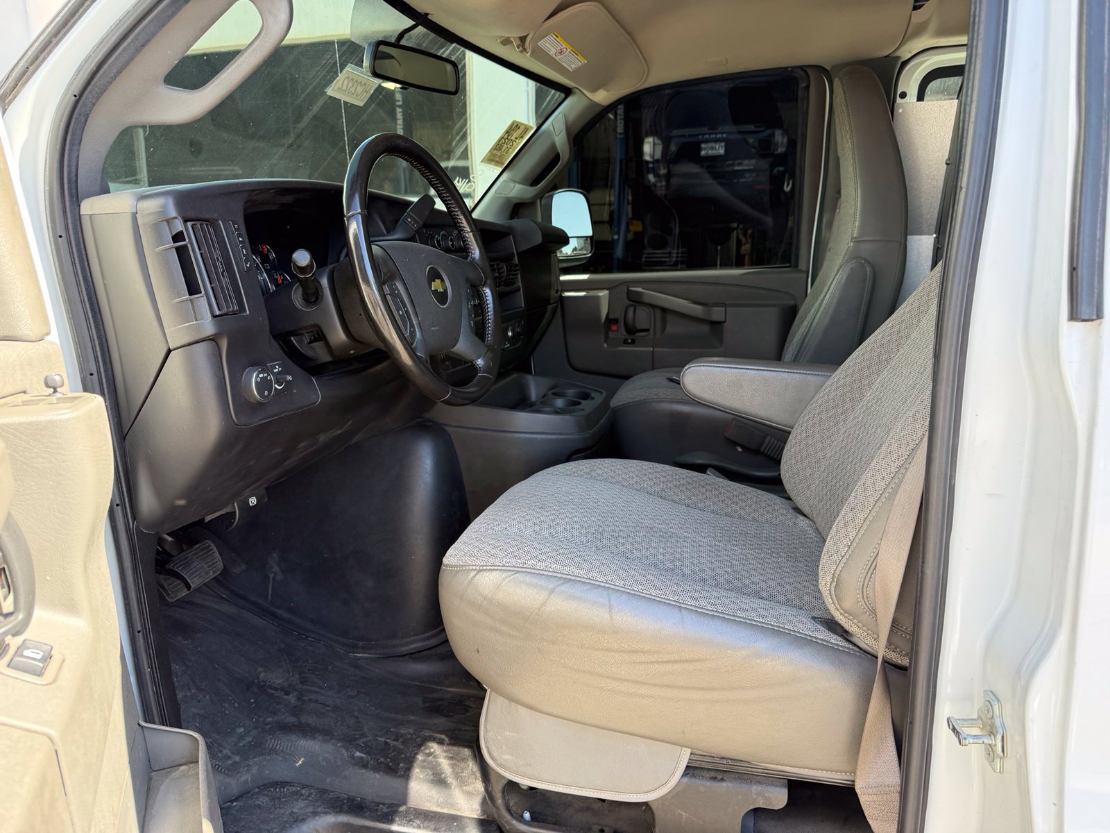 Used 2021 Chevrolet Express 2500 w/ Cold Climate Package RWD image 10
