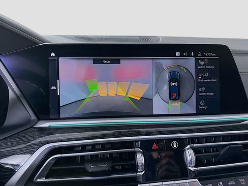 Used 2022 BMW X7 M50i w/ Cold Weather Package image 17