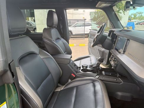 Used 2025 Ford Bronco Outer Banks AWD/4WD image 16