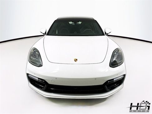 Used 2020 Porsche Panamera GTS image 3