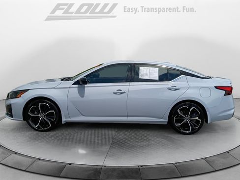 Used 2024 Nissan Altima 2.5 SR w/ SR Premium Package FWD image 4
