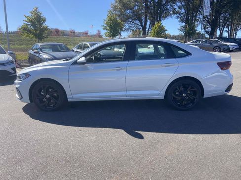 New 2026 Volkswagen Jetta SE image 6