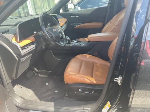 Used 2024 Cadillac XT4 Premium Luxury w/ Active Safety Package AWD/4WD image 10