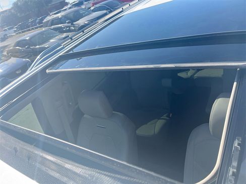 Used 2023 Ford Expedition Platinum image 23