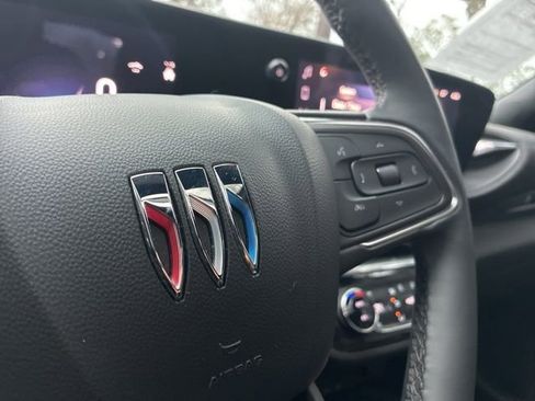 Used 2024 Buick Envista Sport Touring w/ Convenience I Package image 27