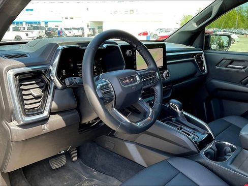 Used 2024 GMC Canyon Elevation w/ Elevation Premium Package image 12