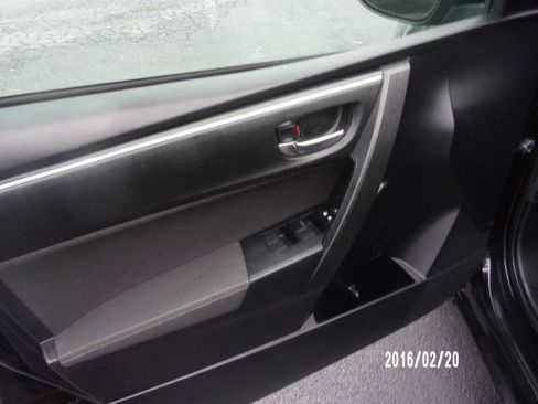 Used 2018 Toyota Corolla LE image 8