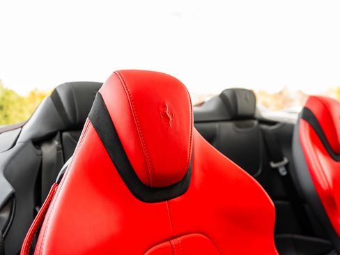 Used 2024 Ferrari Roma Spider image 38
