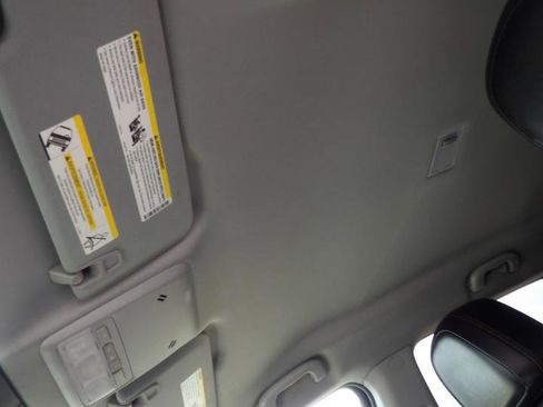 Used 2018 Chevrolet Trax LT w/ LT Convenience Package image 19