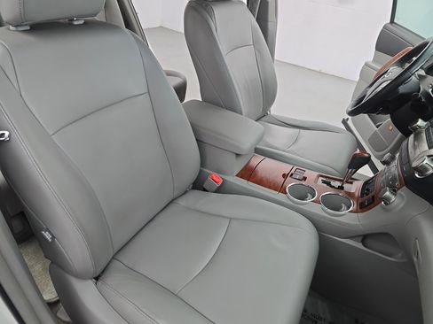 Used 2010 Toyota Highlander Limited image 10