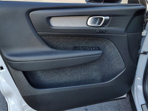 New 2026 Volvo XC40 B5 Plus w/ Climate Package image 9