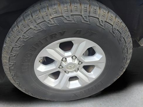 Used 2016 Toyota 4Runner SR5 Premium image 17