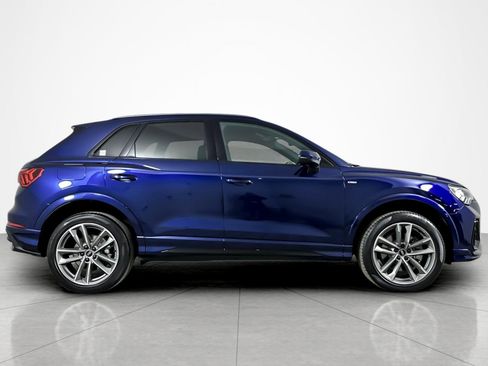 Used 2023 Audi Q3 2.0T Premium w/ Black Optic Sport Package image 6