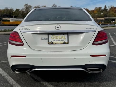 Used 2017 Mercedes-Benz E 300 4MATIC image 5