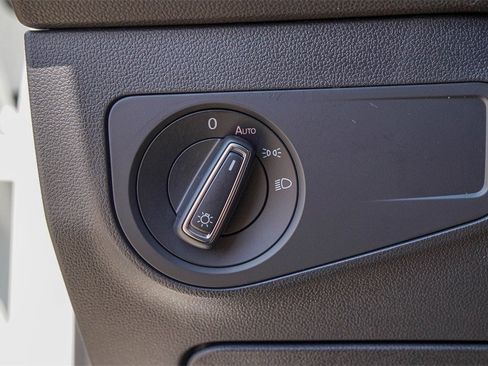 New 2024 Volkswagen Tiguan SE image 22