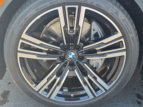 Used 2024 BMW i7 xDrive60 AWD/4WD image 13