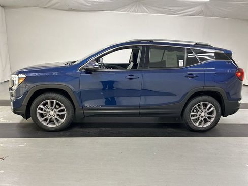 Certified 2022 GMC Terrain SLT w/ Tech Package AWD/4WD image 6