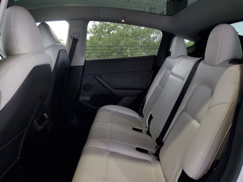 Used 2023 Tesla Model Y Long Range AWD/4WD image 9