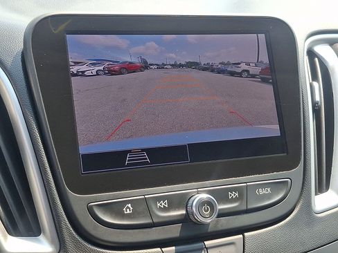 Used 2023 Chevrolet Malibu LT FWD image 17