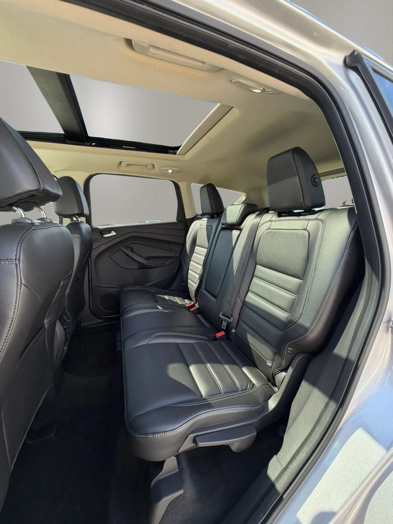 Used 2017 Ford Escape Titanium AWD/4WD image 12