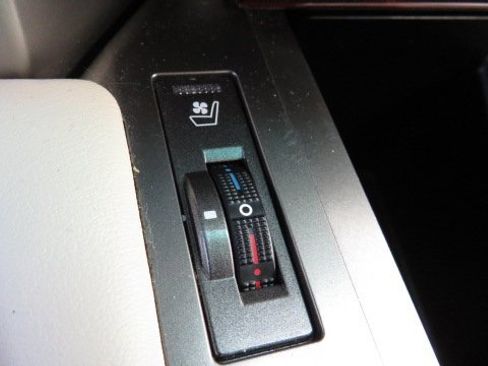 Used 2013 Lexus GX 460 image 19