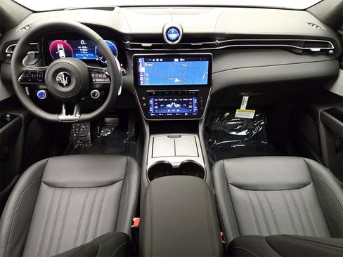 New 2024 Maserati Grecale GT image 22