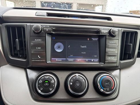 Used 2014 Toyota RAV4 LE FWD image 11