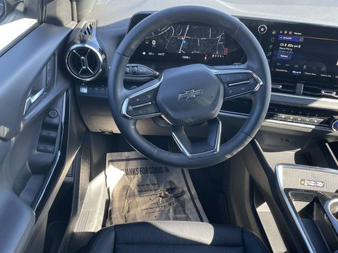 Used 2025 Chevrolet Equinox LT w/ Convenience Package II image 14