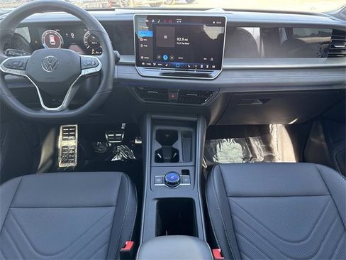 New 2026 Volkswagen Tiguan SE R-Line image 19