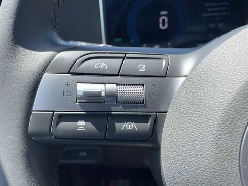 Used 2025 Hyundai Sonata SEL FWD image 14