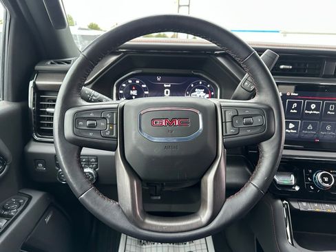 Used 2025 GMC Sierra 2500 AT4 w/ Technology Package image 35