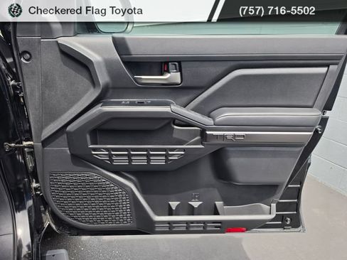 Used 2025 Toyota Tacoma TRD Sport AWD/4WD image 41