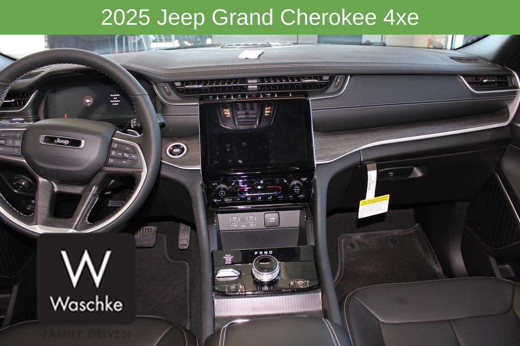 New 2025 Jeep Grand Cherokee Limited 4xe w/ Trailer Tow Package AWD/4WD image 27