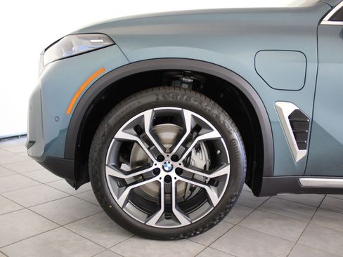New 2026 BMW X5 xDrive50e image 11