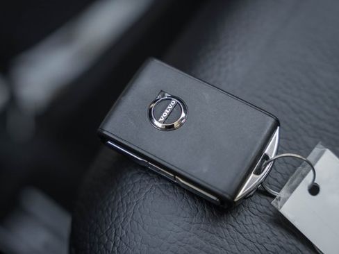 Used 2023 Volvo XC60 B5 Plus w/ Climate Package image 39